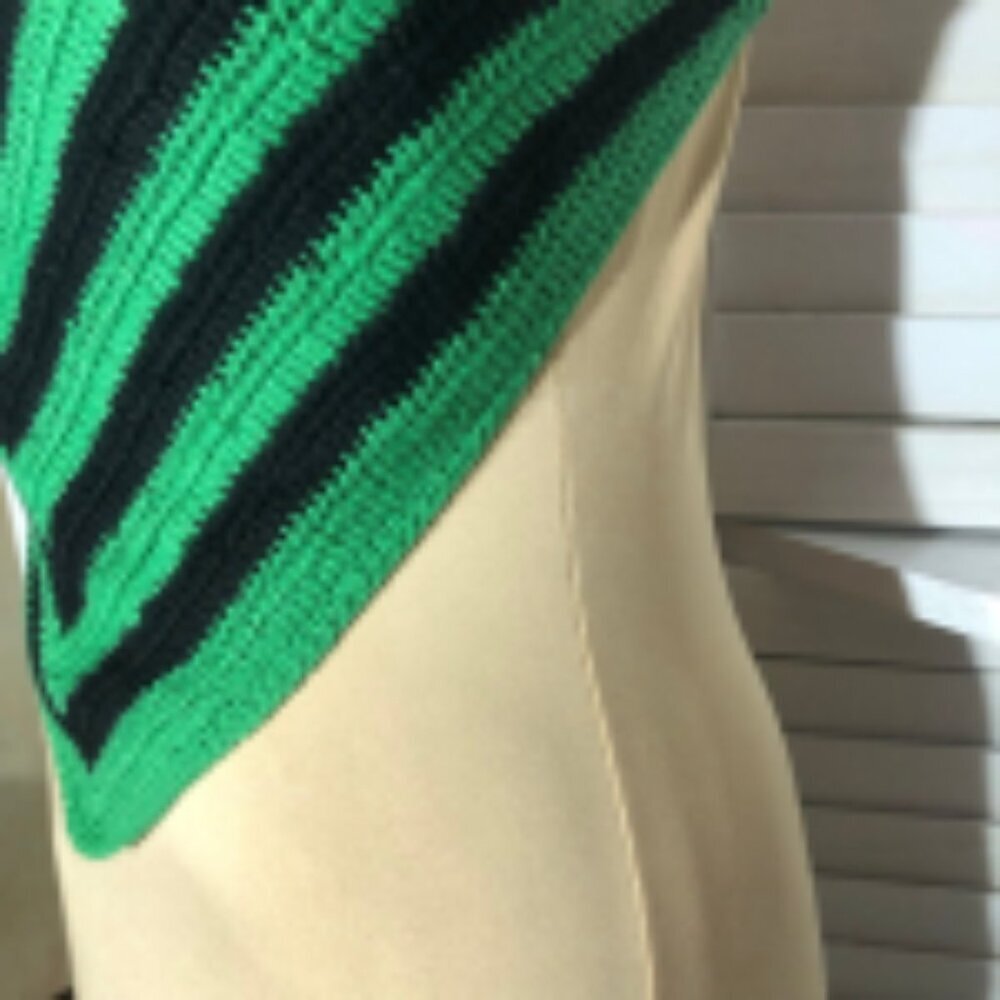 Forever 21 Chevron Knit Halter Top Crochet Striped Green Black M - Picture 8 of 10